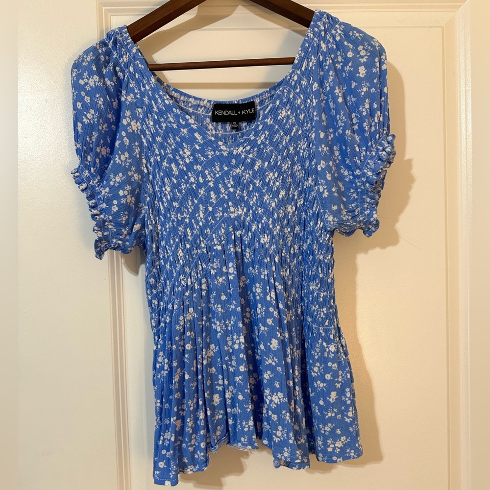 Blue floral top
